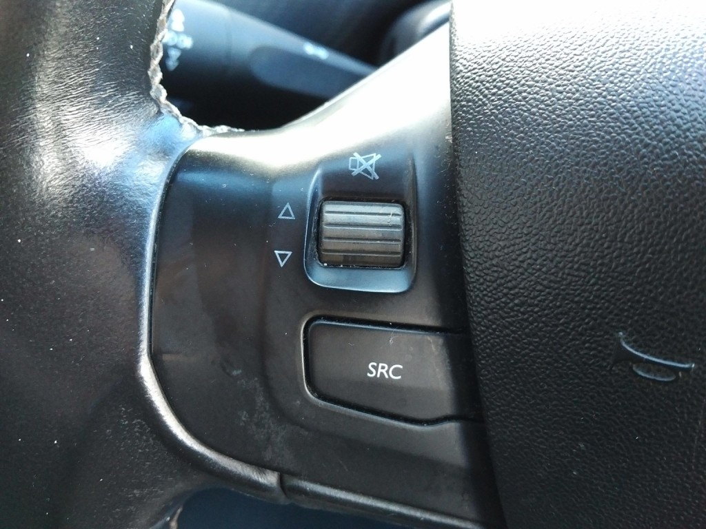 PEUGEOT 208 1.2 PureTech Allure 2015