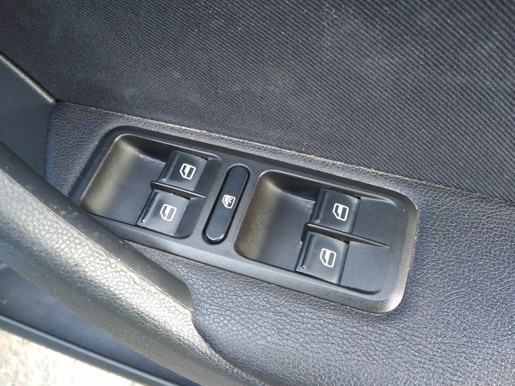 SKODA YETI 2.0 TDI S 2010