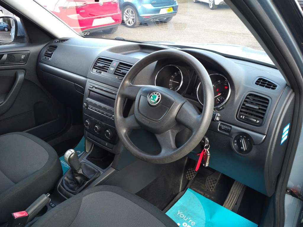 SKODA YETI 2.0 TDI S 2010