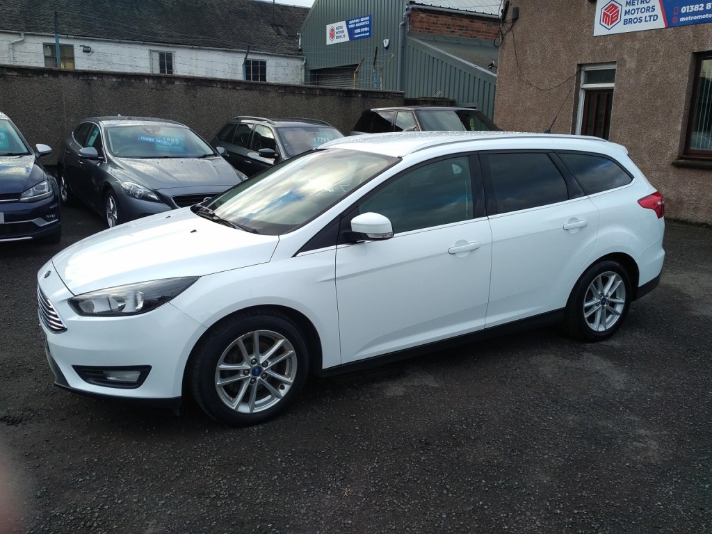 View FORD FOCUS 1.0 T EcoBoost Zetec