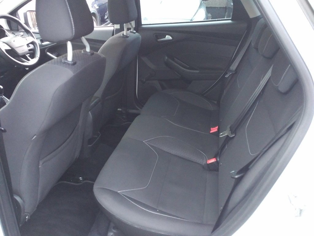 FORD FOCUS 1.0 T EcoBoost Zetec 2015