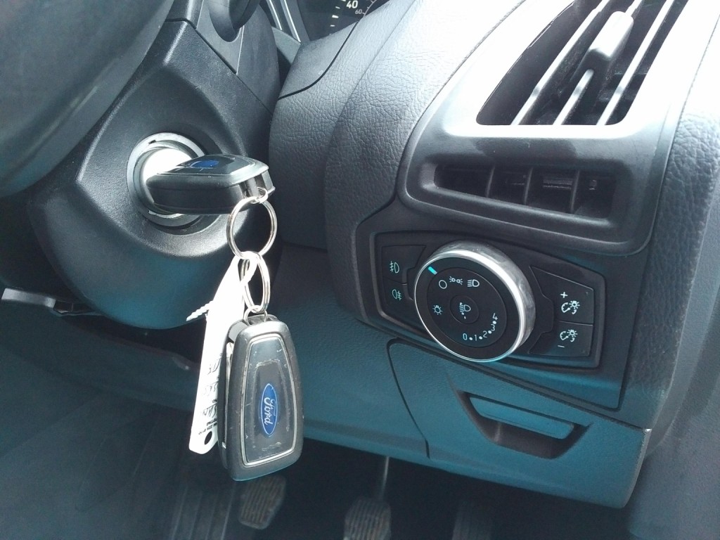 FORD FOCUS 1.0 T EcoBoost Zetec 2015