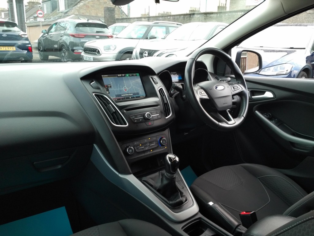 FORD FOCUS 1.0 T EcoBoost Zetec 2015