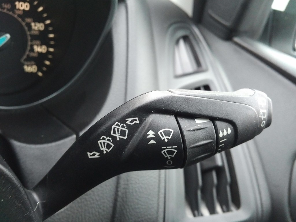 FORD FOCUS 1.0 T EcoBoost Zetec 2015