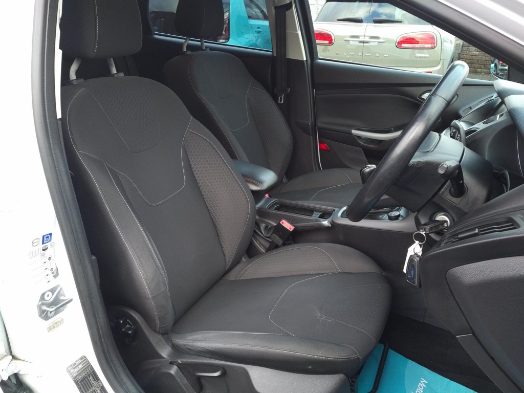 FORD FOCUS 1.0 T EcoBoost Zetec 2015