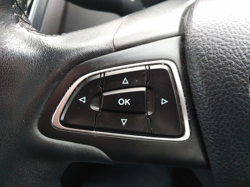 FORD FOCUS 1.0 T EcoBoost Zetec 2015