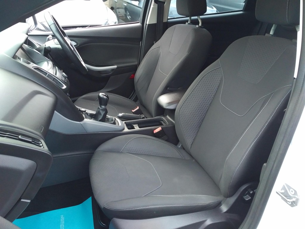FORD FOCUS 1.0 T EcoBoost Zetec 2015