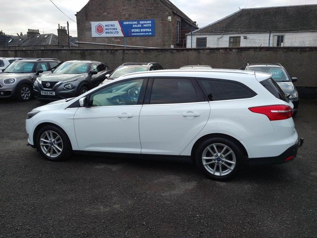 FORD FOCUS 1.0 T EcoBoost Zetec 2015