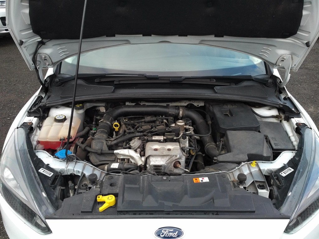 FORD FOCUS 1.0 T EcoBoost Zetec 2015