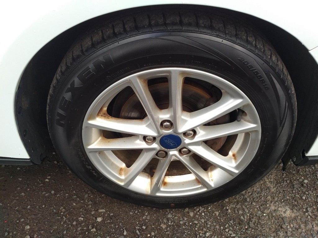 FORD FOCUS 1.0 T EcoBoost Zetec 2015