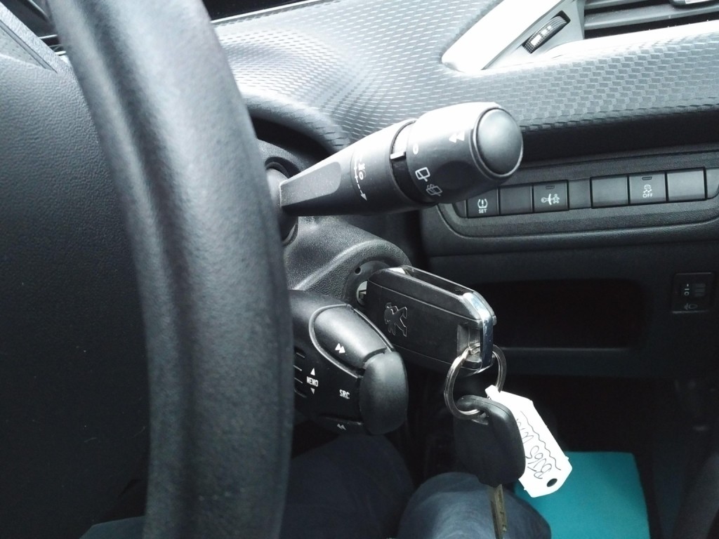 PEUGEOT 208 1.0 PureTech Access 2015