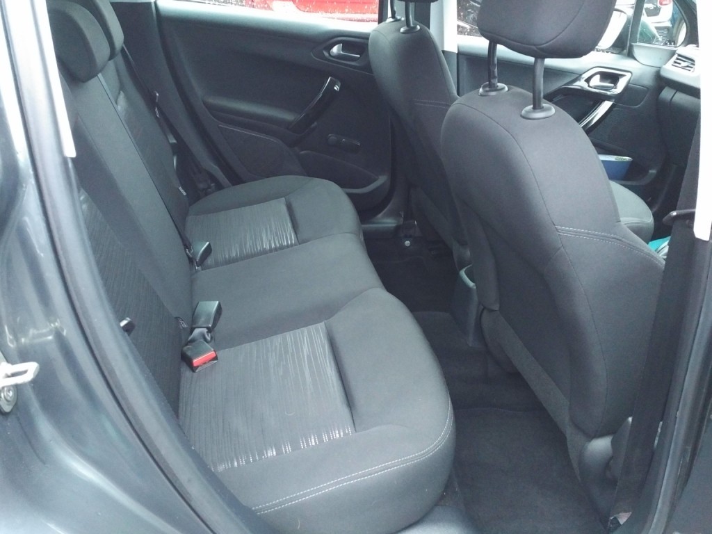 PEUGEOT 208 1.0 PureTech Access 2015