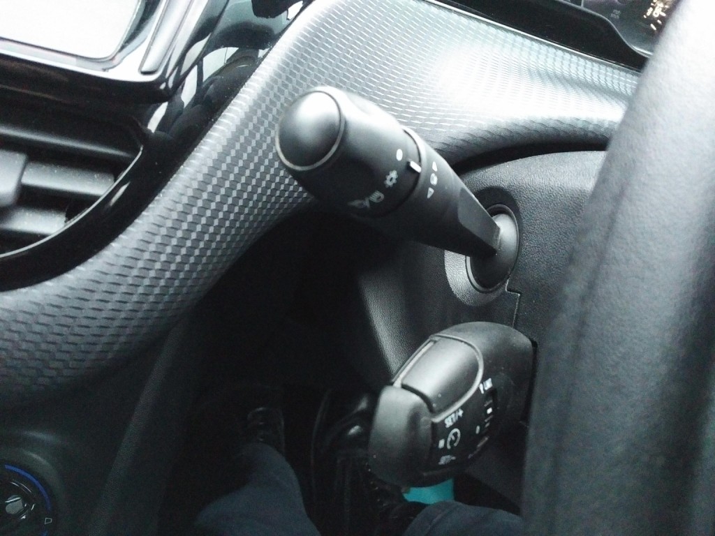 PEUGEOT 208 1.0 PureTech Access 2015