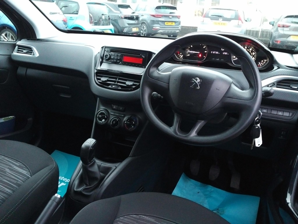 PEUGEOT 208 1.0 PureTech Access 2015