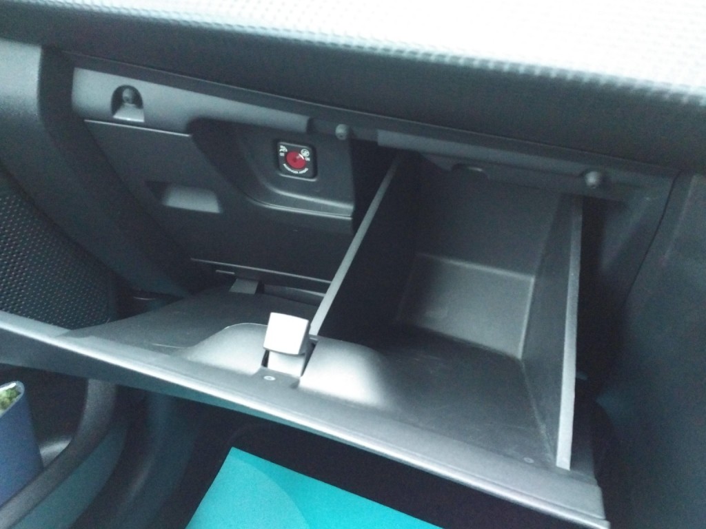 PEUGEOT 208 1.0 PureTech Access 2015