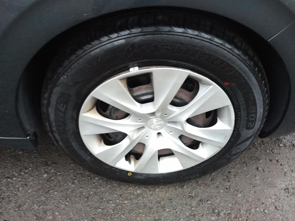 PEUGEOT 208 1.0 PureTech Access 2015