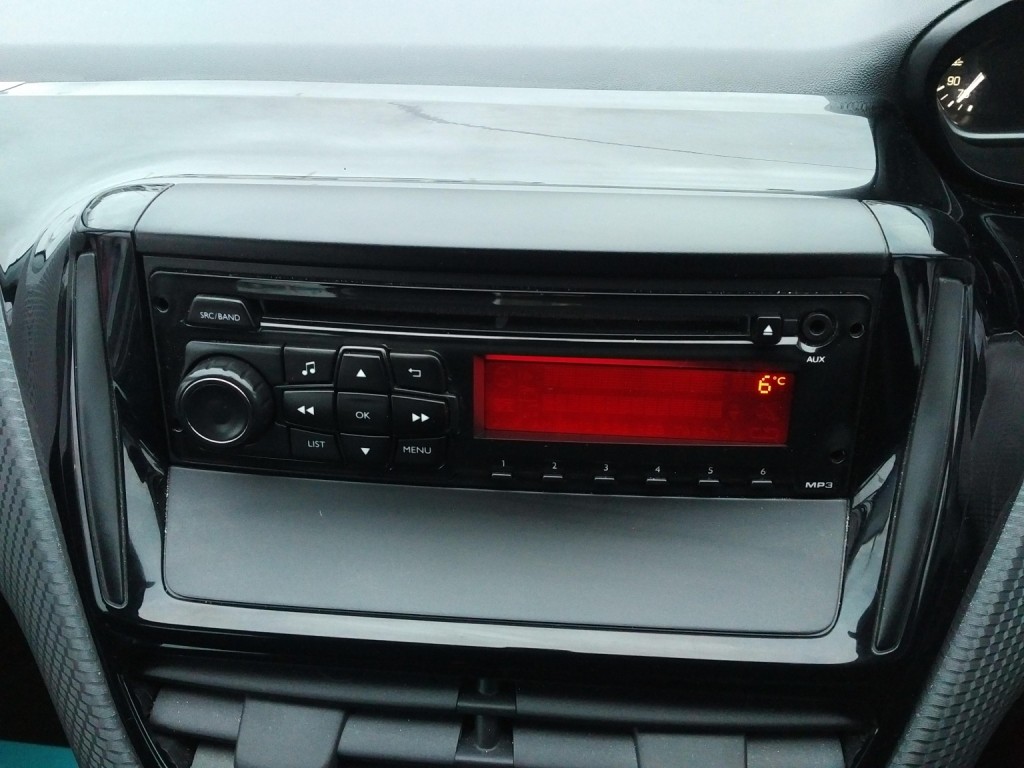 PEUGEOT 208 1.0 PureTech Access 2015