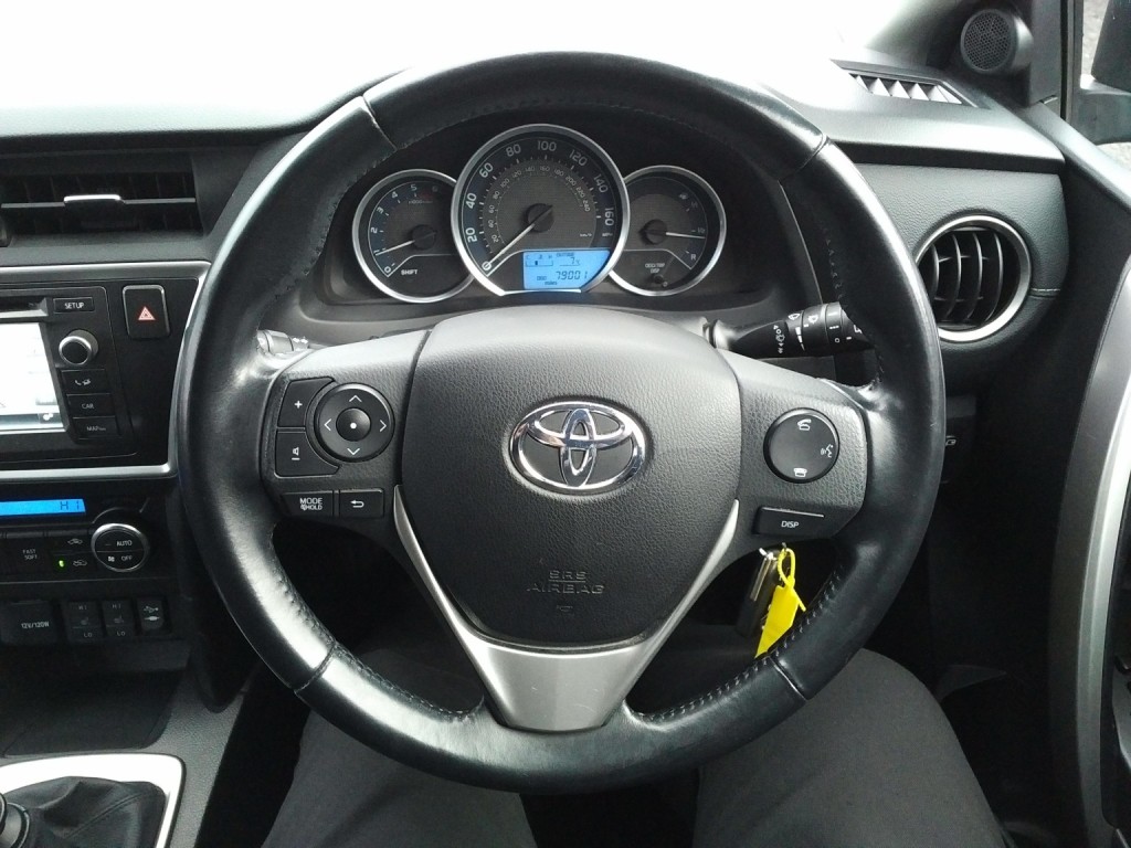 TOYOTA AURIS 1.4 D-4D Icon Plus 2014