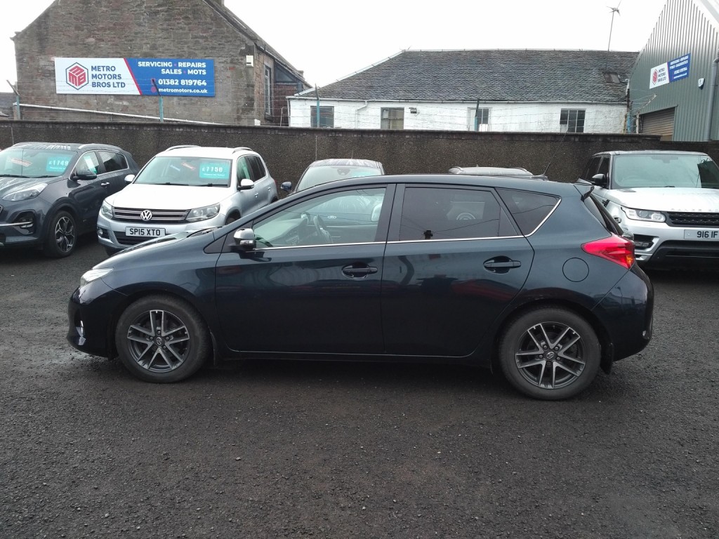 View TOYOTA AURIS 1.4 D-4D Icon Plus