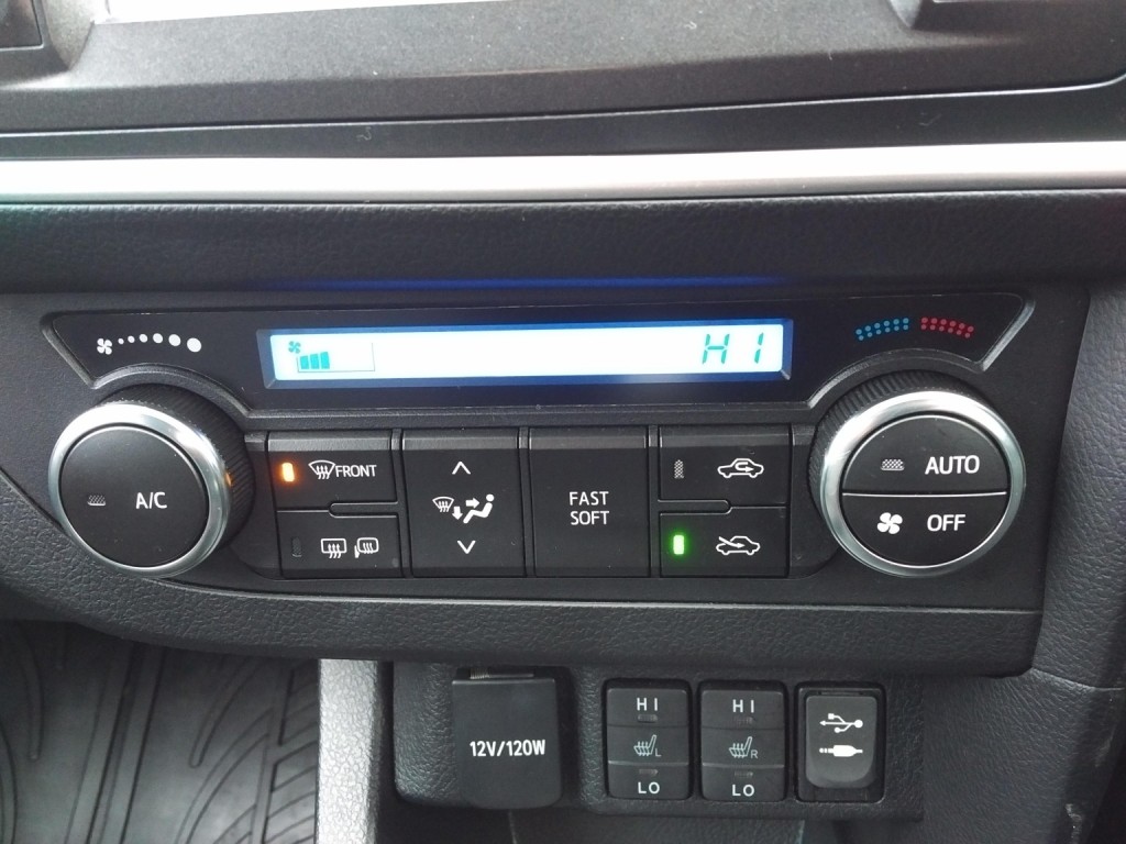 TOYOTA AURIS 1.4 D-4D Icon Plus 2014