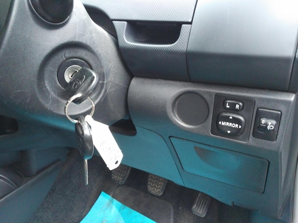 TOYOTA YARIS 1.3 Dual VVT-i SR 2009