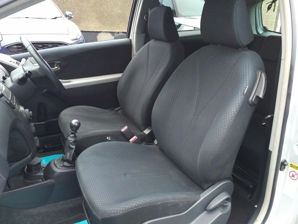 TOYOTA YARIS 1.3 Dual VVT-i SR 2009