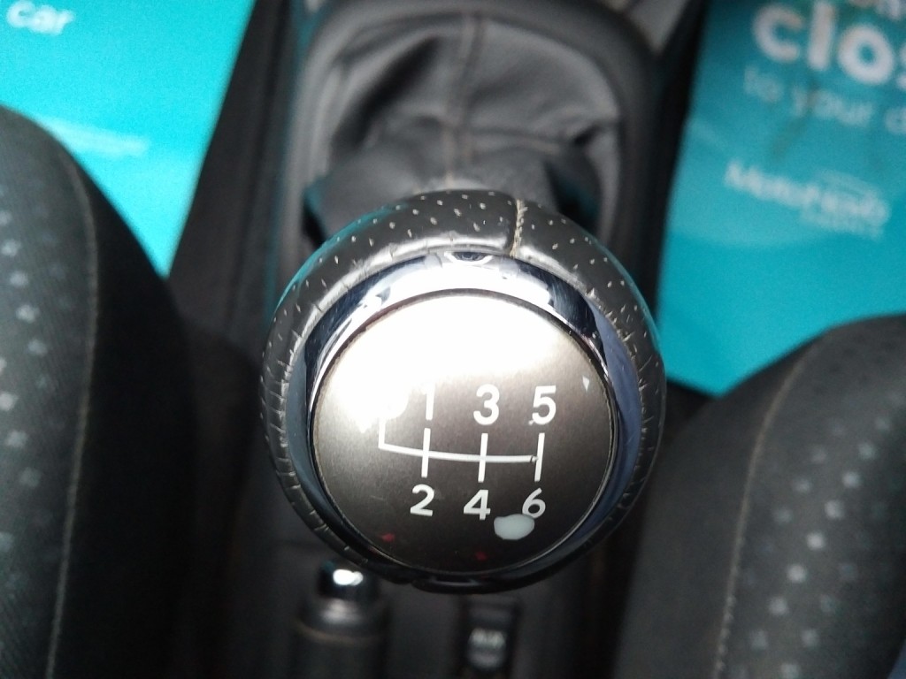 TOYOTA YARIS 1.3 Dual VVT-i SR 2009