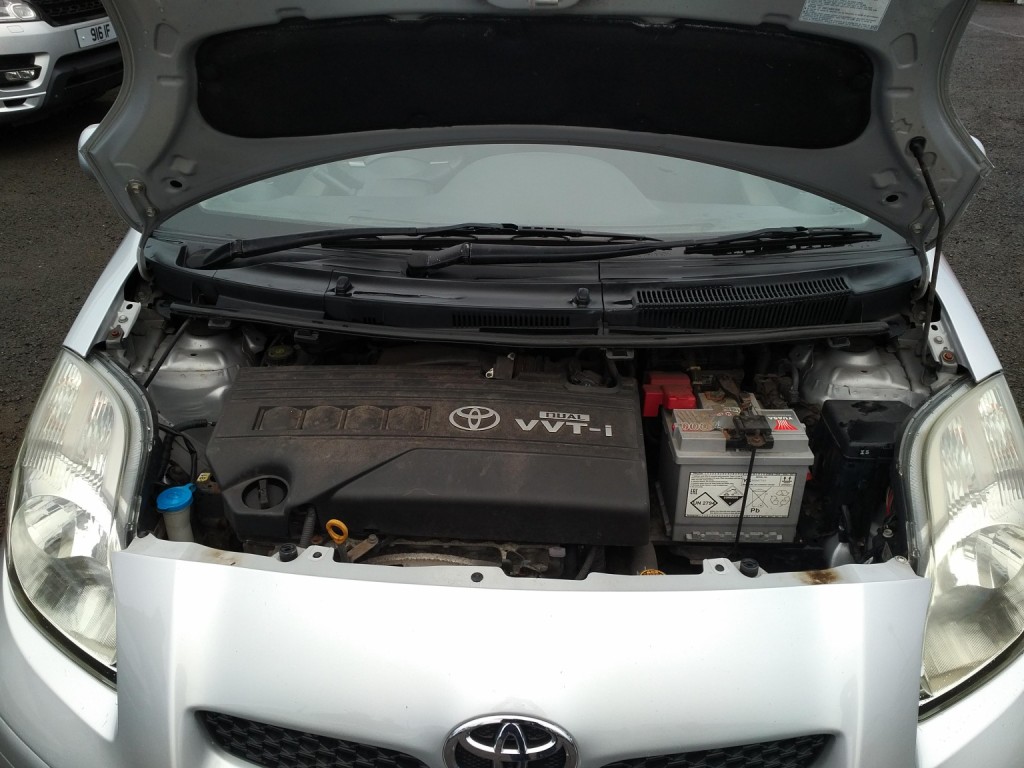 TOYOTA YARIS 1.3 Dual VVT-i SR 2009