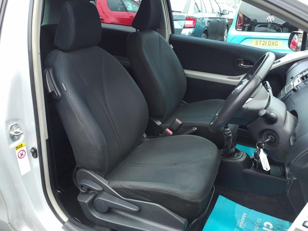 TOYOTA YARIS 1.3 Dual VVT-i SR 2009