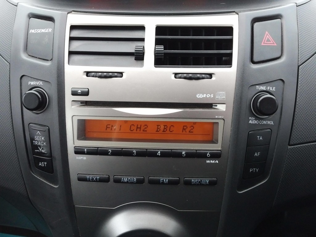 TOYOTA YARIS 1.3 Dual VVT-i SR 2009