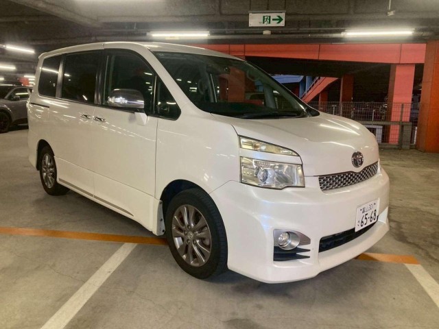 TOYOTA VOXY ZS KIRAMEKI (2012/12)