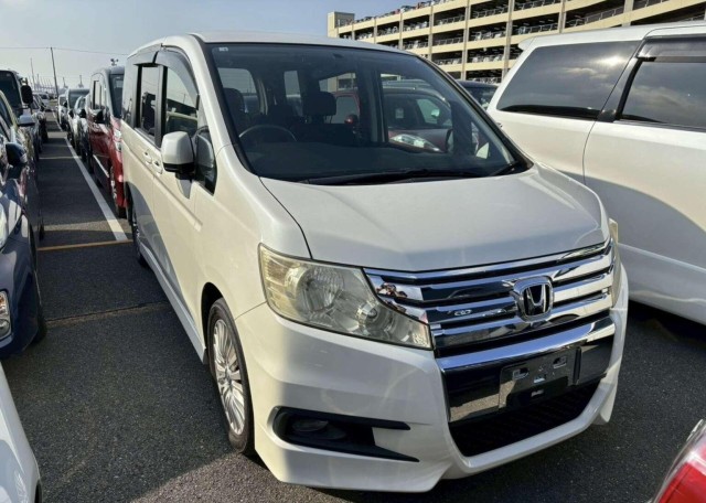 HONDA STEPWAGON SPADA S (2010/60)