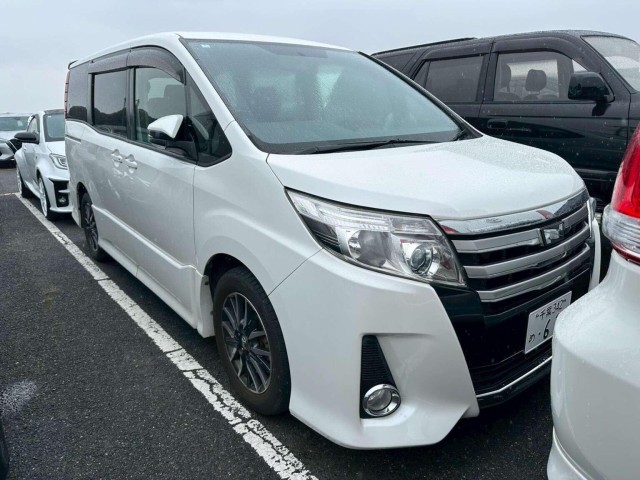 TOYOTA NOAH 2.0 SI 5dr 7 Seats (2014/63)