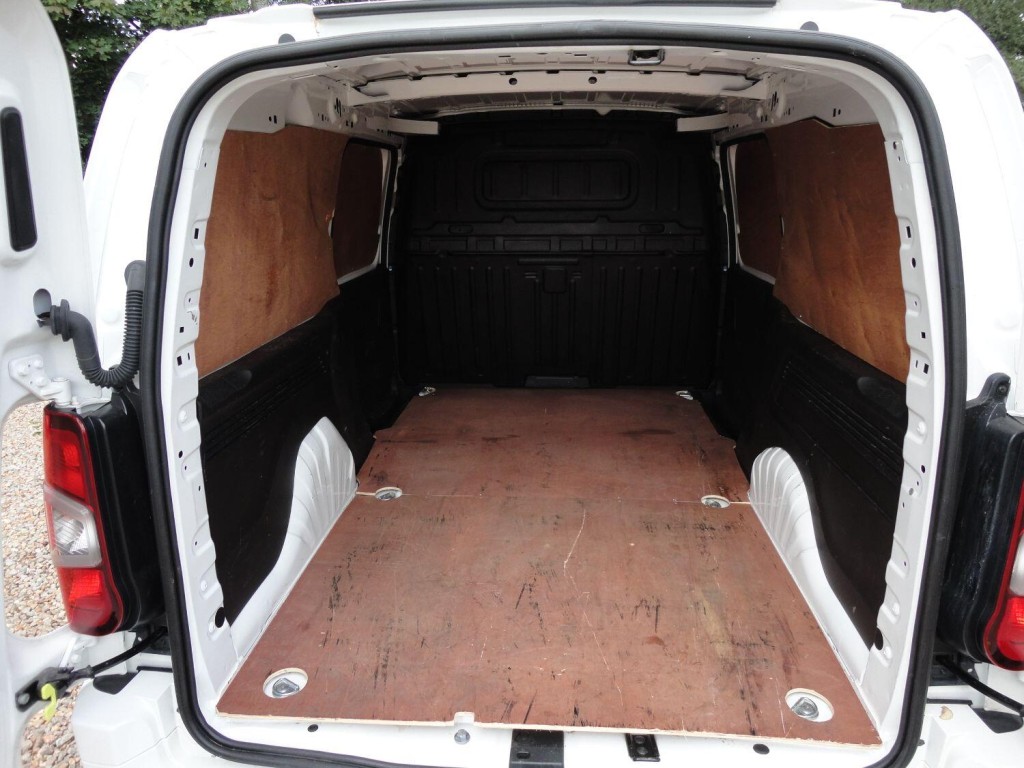 VAUXHALL COMBO 1.5 Turbo D 2300 Sportive 2020