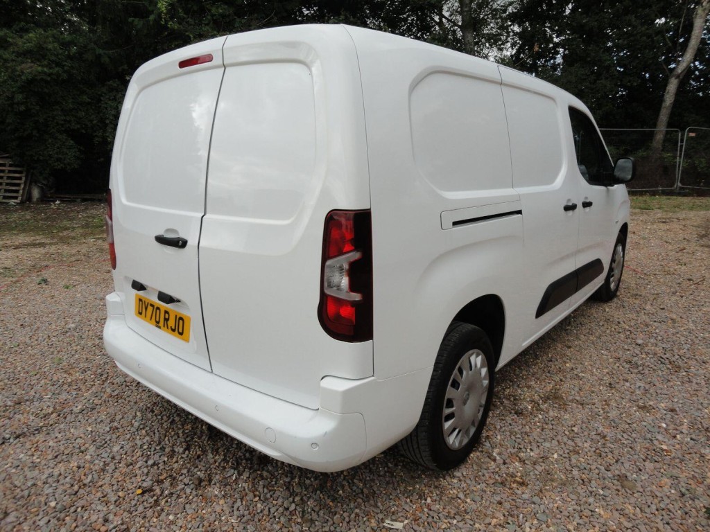 VAUXHALL COMBO 1.5 Turbo D 2300 Sportive 2020