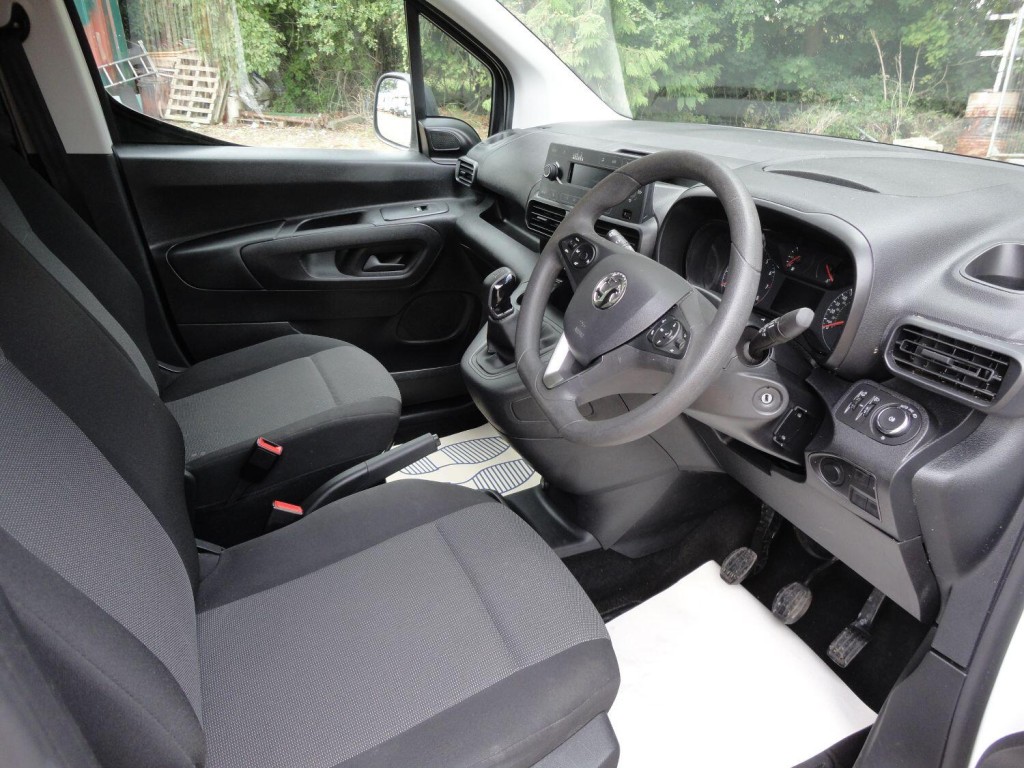 VAUXHALL COMBO 1.5 Turbo D 2300 Sportive 2020