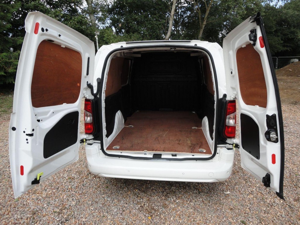 VAUXHALL COMBO 1.5 Turbo D 2300 Sportive 2020