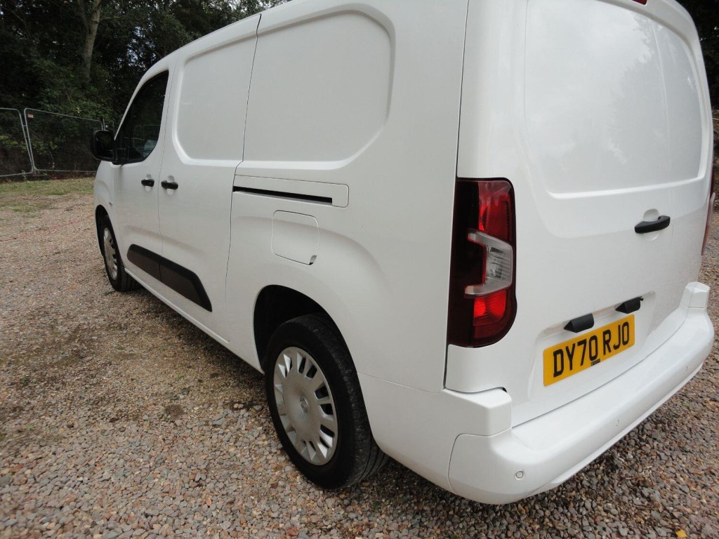View VAUXHALL COMBO 1.5 Turbo D 2300 Sportive