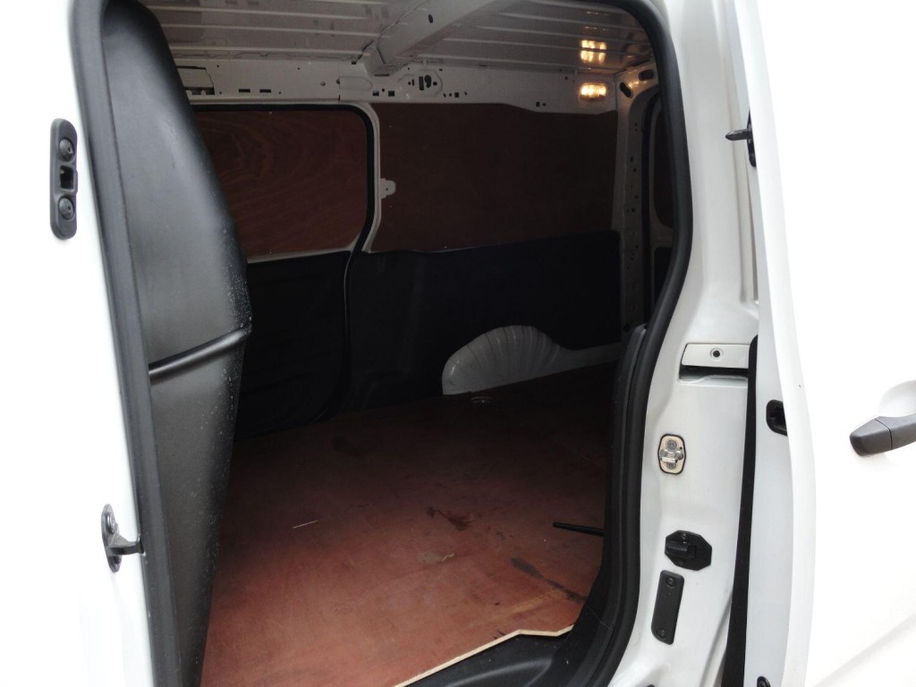 VAUXHALL COMBO 1.5 Turbo D 2300 Sportive 2020