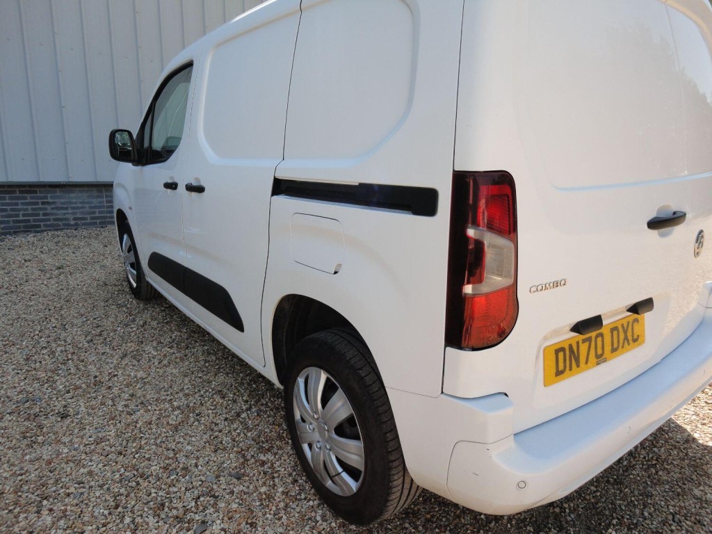 View VAUXHALL COMBO 1.6 Turbo D 2300 Sportive