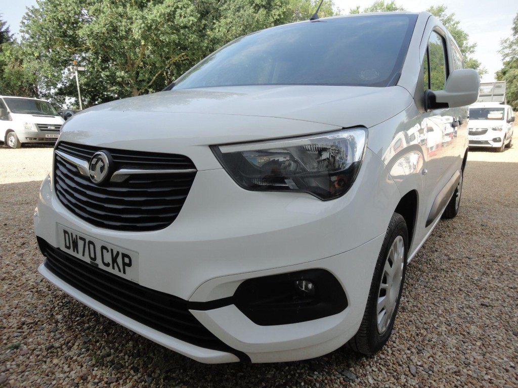 View VAUXHALL COMBO 1.5 Turbo D 2300 Sportive