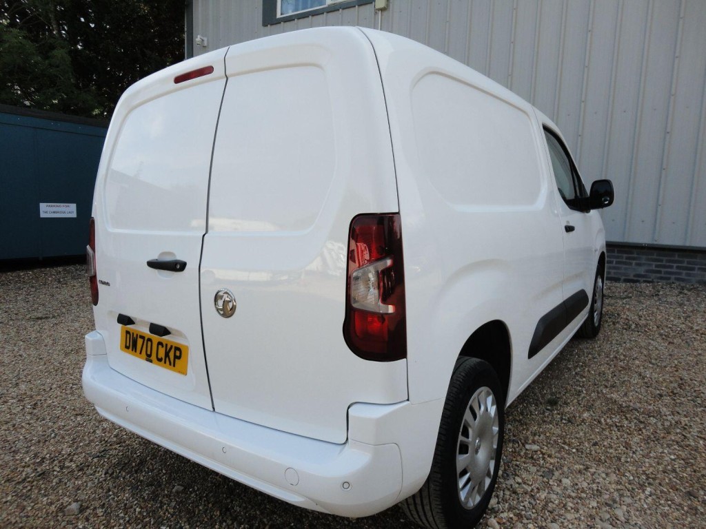 View VAUXHALL COMBO 1.5 Turbo D 2300 Sportive