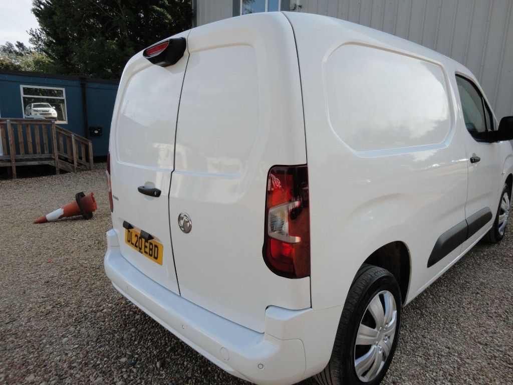 View VAUXHALL COMBO 1.5 Turbo D 2000 Sportive