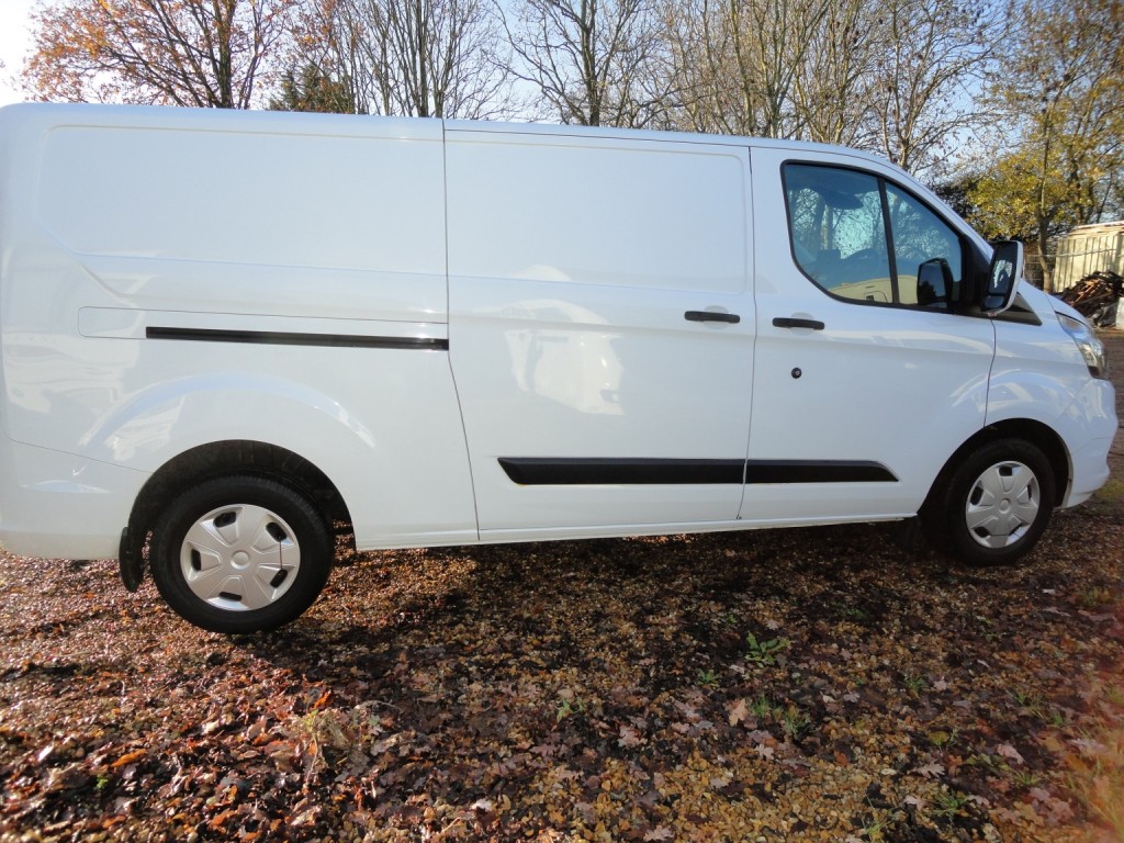 View FORD TRANSIT CUSTOM 2.0 300 EcoBlue Trend