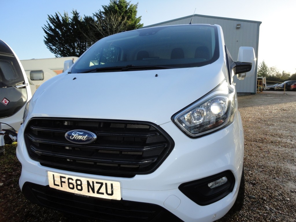 View FORD TRANSIT CUSTOM 2.0 300 EcoBlue Trend