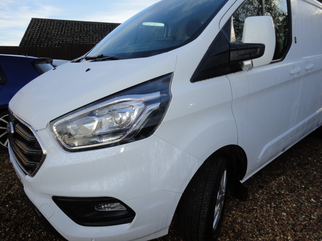 View FORD TRANSIT CUSTOM 2.0 Transit Custom Limited Van 300 L2 H1 2.0L EcoBlue 130PS FWD 6 Speed Manual