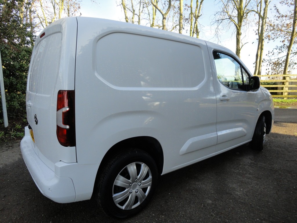 View VAUXHALL COMBO 1.5 Turbo D  Pro 2300 Pro L1 H1