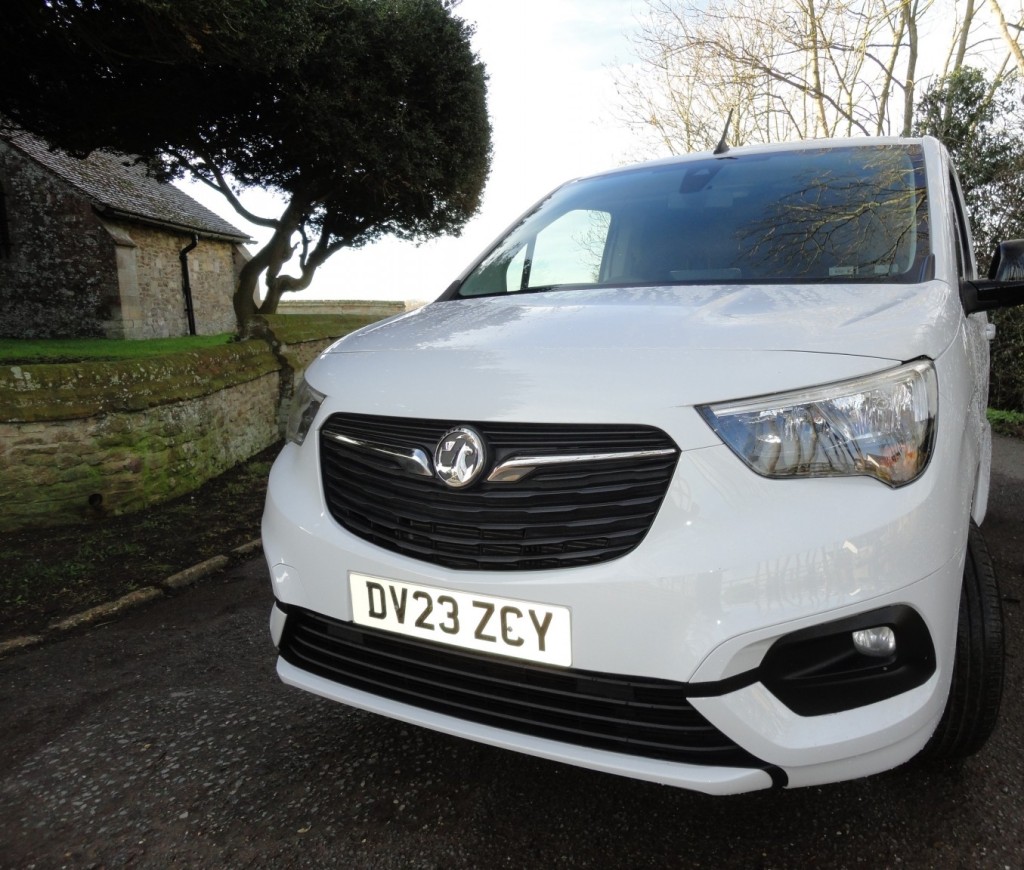 View VAUXHALL COMBO 1.5 Turbo D  Pro 2300 Pro L1 H1