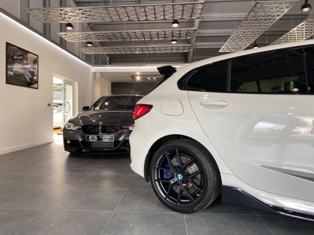 BMW 1 SERIES