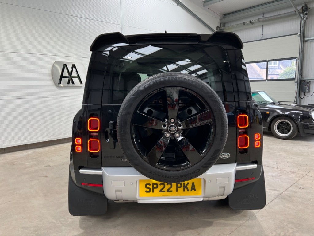 LAND ROVER DEFENDER